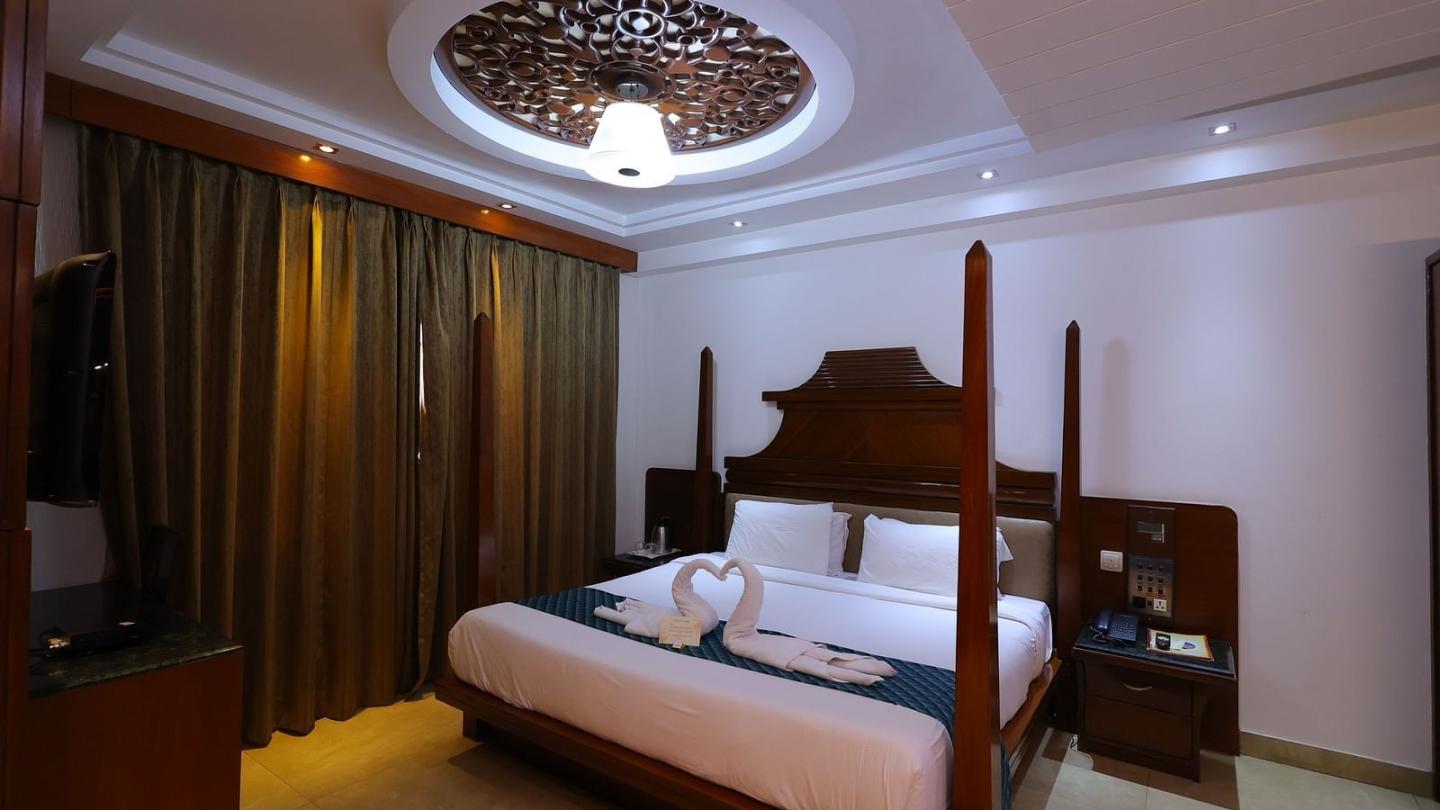 Hotels in agra